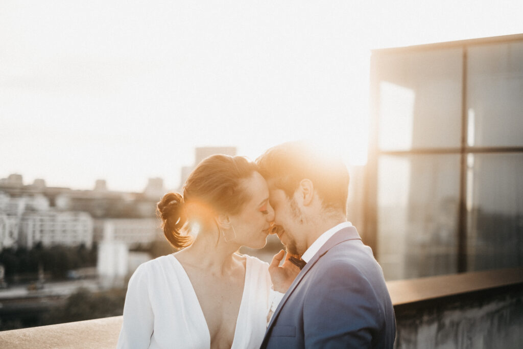 mariage-neon-jungle-baiser-lumiere